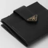 Cartera pequeña de piel Saffiano y lisa Cartera pequeña de piel Saffiano y lisa