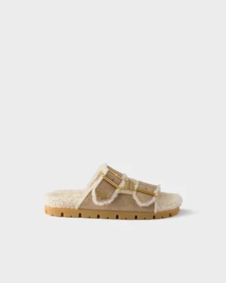 Chanclas de ante y piel de oveja
