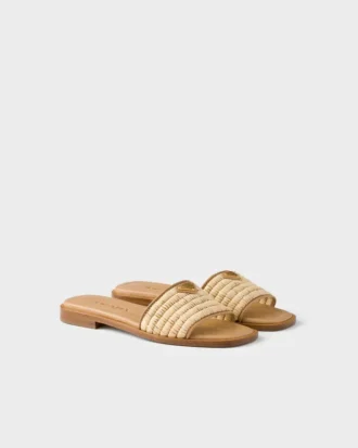 Chanclas de cuero con detalles de ganchillo