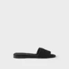 Chanclas de cuero con detalles de ganchillo Chanclas de cuero con detalles de ganchillo