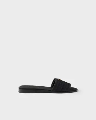 Chanclas de cuero con detalles de ganchillo