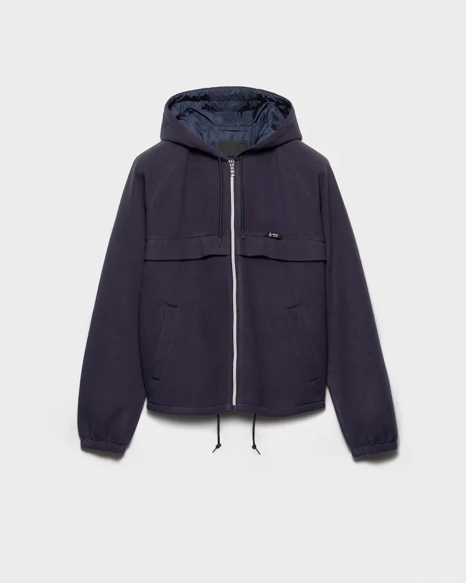 Chaqueta blusón con capucha de tejido técnico Chaqueta blusón con capucha de tejido técnico