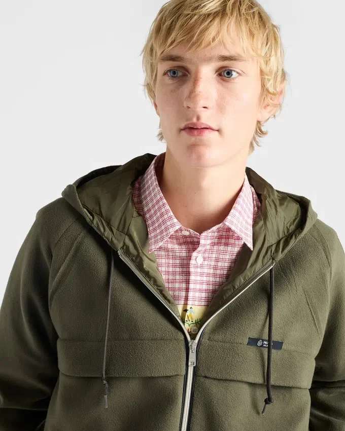 Chaqueta blusón con capucha de tejido técnico Chaqueta blusón con capucha de tejido técnico