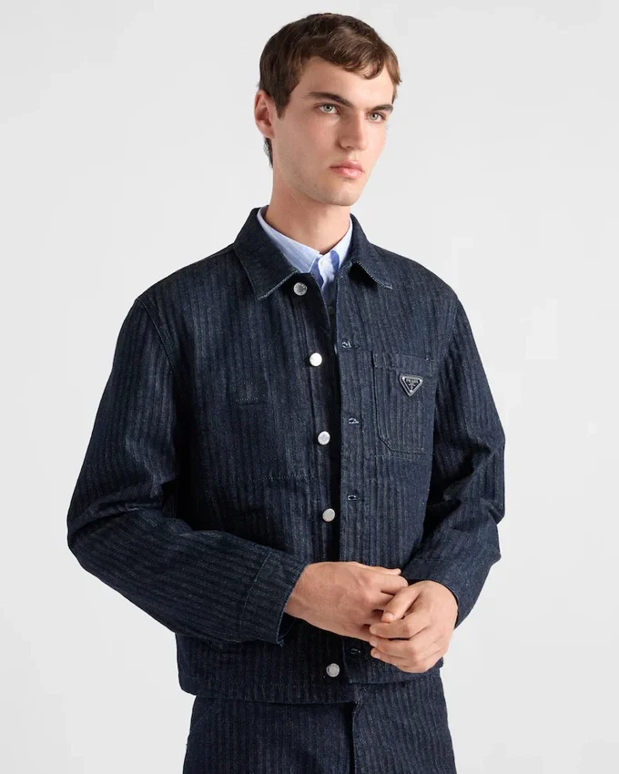 Chaqueta blusón de denim con diseño en chevron Chaqueta blusón de denim con diseño en chevron