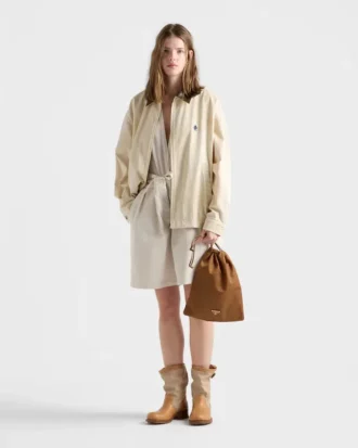 Chaqueta blusón de gabardina antigua teñida en prenda y bordada