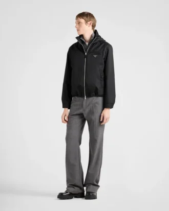 Chaqueta blusón de Re-Nylon reciclado