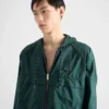 Chaqueta blusón de Re-Nylon reciclado