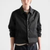 Chaqueta blusón de Re-Nylon reciclado