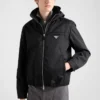 Chaqueta blusón de Re-Nylon reciclado