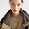 Chaqueta blusón de tejido técnico