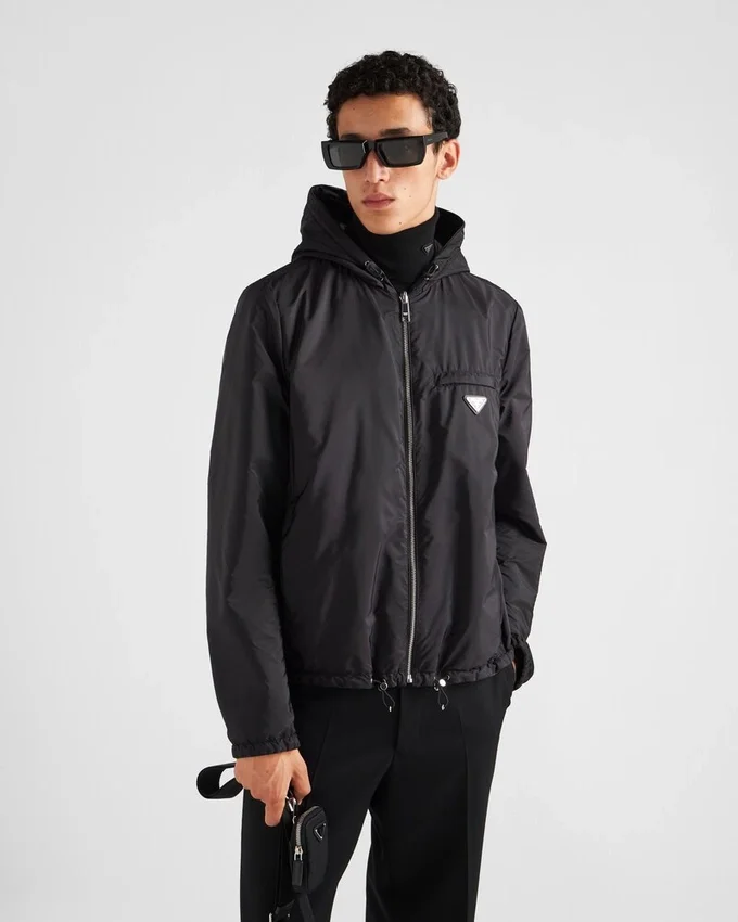 Chaqueta blusón reversible de napa y Re-Nylon Chaqueta blusón reversible de napa y Re-Nylon
