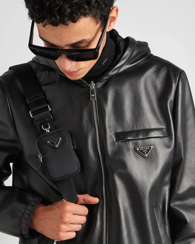 Chaqueta blusón reversible de napa y Re-Nylon Chaqueta blusón reversible de napa y Re-Nylon