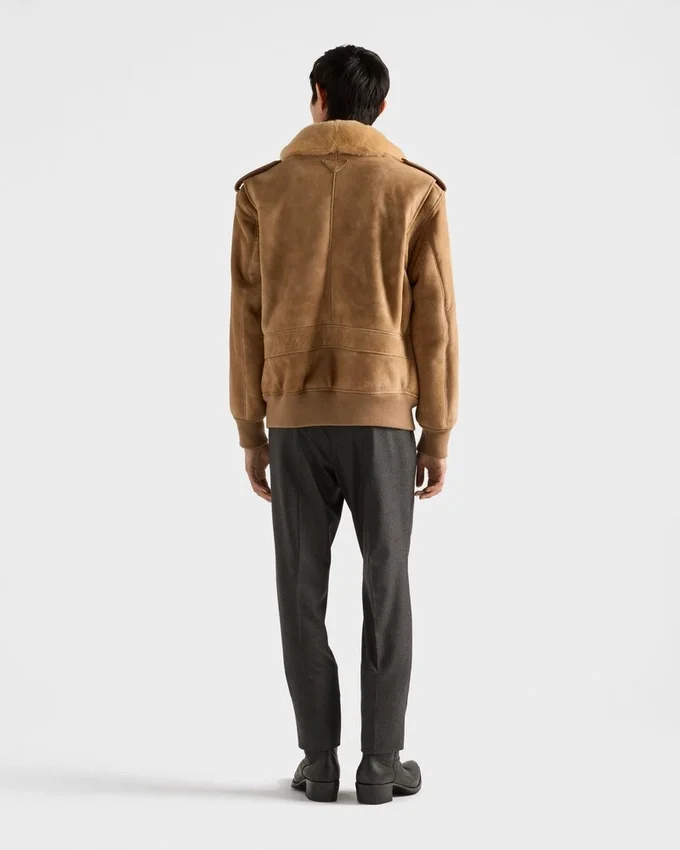 Chaqueta bomber de gamuza y piel de oveja Chaqueta bomber de gamuza y piel de oveja