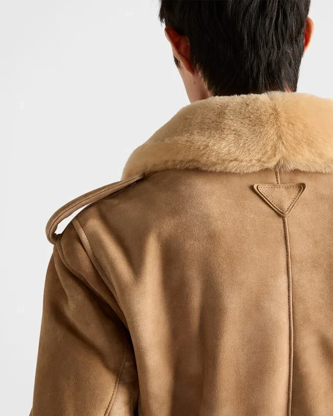 Chaqueta bomber de gamuza y piel de oveja Chaqueta bomber de gamuza y piel de oveja