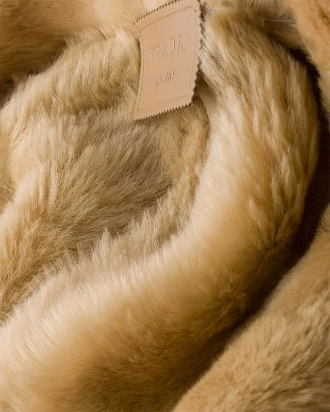 Chaqueta bomber de gamuza y piel de oveja Chaqueta bomber de gamuza y piel de oveja