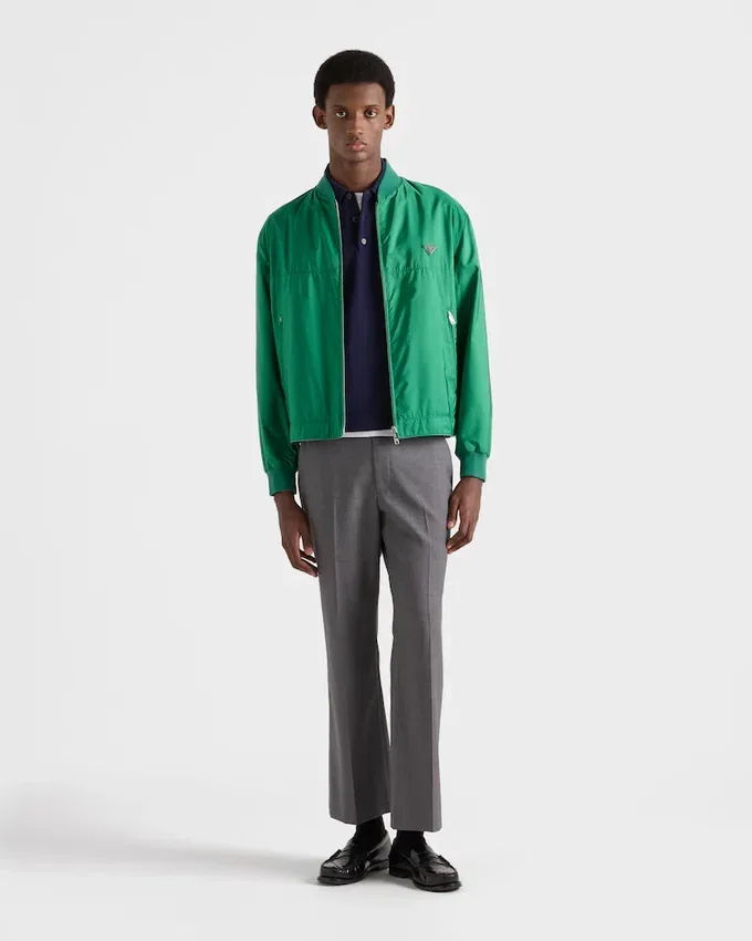 Chaqueta bomber reversible de Re-Nylon Chaqueta bomber reversible de Re-Nylon