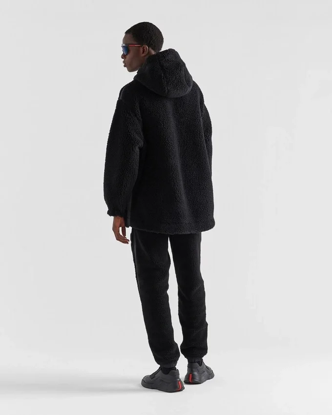 Chaqueta con capucha de forro polar reciclado Chaqueta con capucha de forro polar reciclado