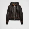 Chaqueta con capucha de piel de napa