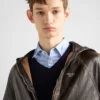 Chaqueta con capucha de piel de napa