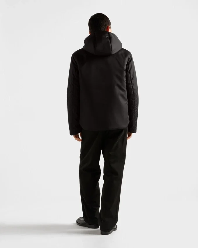 Chaqueta con capucha de Re-Nylon Chaqueta con capucha de Re-Nylon