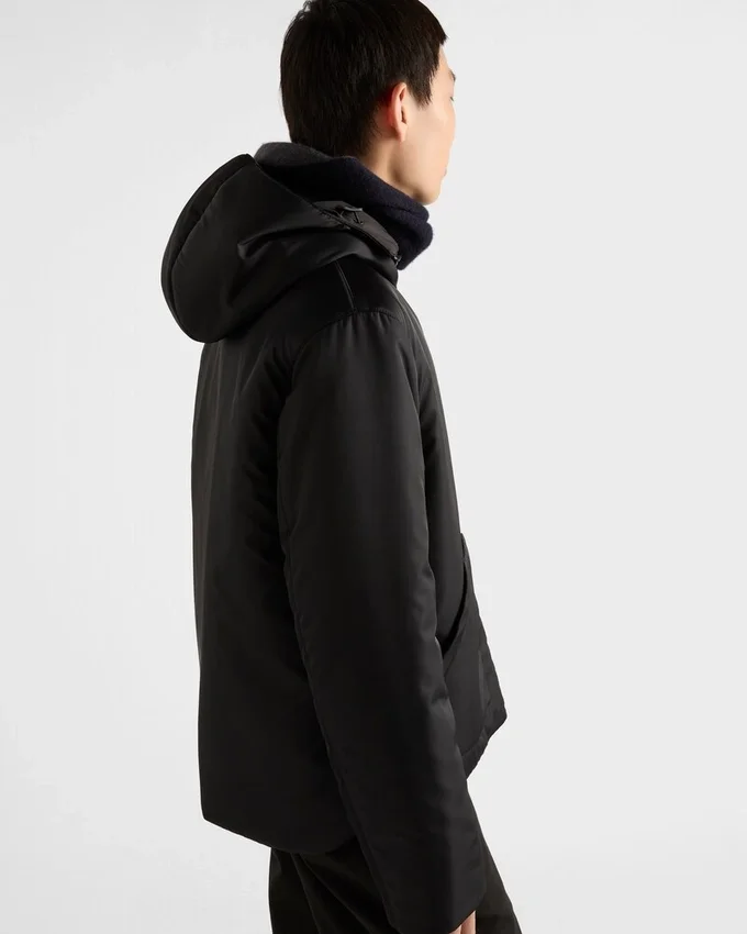 Chaqueta con capucha de Re-Nylon Chaqueta con capucha de Re-Nylon