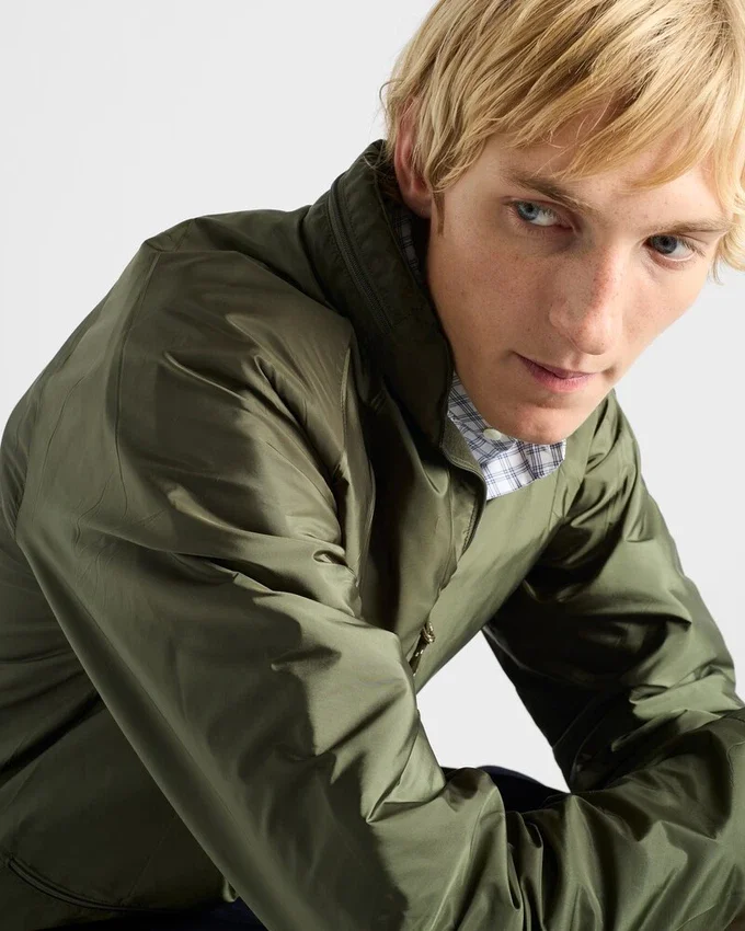 Chaqueta con capucha Re-Nylon Chaqueta con capucha Re-Nylon