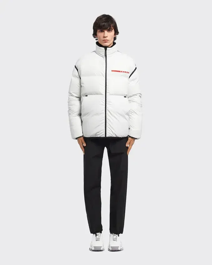 Chaqueta corta reversible de plumón ligero de Re-Nylon Chaqueta corta reversible de plumón ligero de Re-Nylon