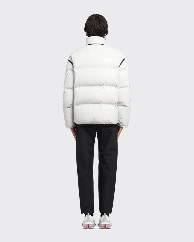 Chaqueta corta reversible de plumón ligero de Re-Nylon Chaqueta corta reversible de plumón ligero de Re-Nylon