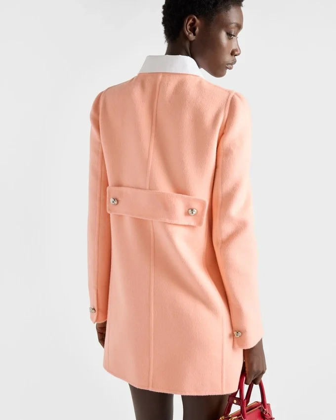 Chaqueta de cachemira ligera de doble botonadura Chaqueta de cachemira ligera de doble botonadura