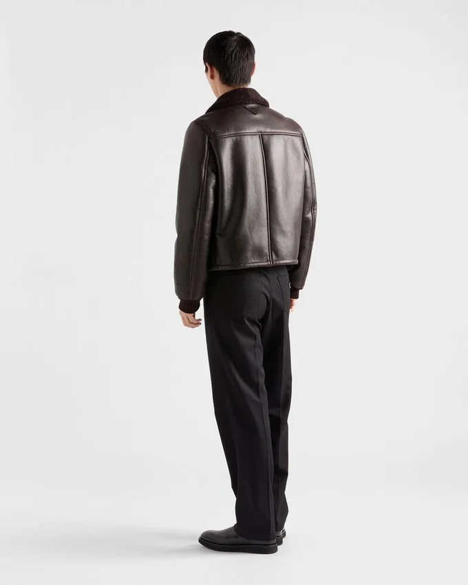 Chaqueta de cuero y piel de oveja Chaqueta de cuero y piel de oveja