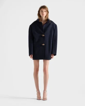 Chaqueta de lana de Shetland con botones de joyería