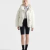 Chaqueta de plumón con capucha de tejido suave y peso medio Chaqueta de plumón con capucha de tejido suave y peso medio