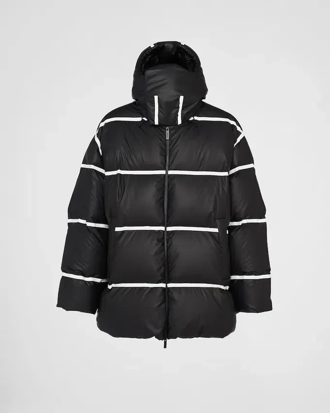 Chaqueta de plumón de tejido técnico ligero de peso medio Chaqueta de plumón de tejido técnico ligero de peso medio