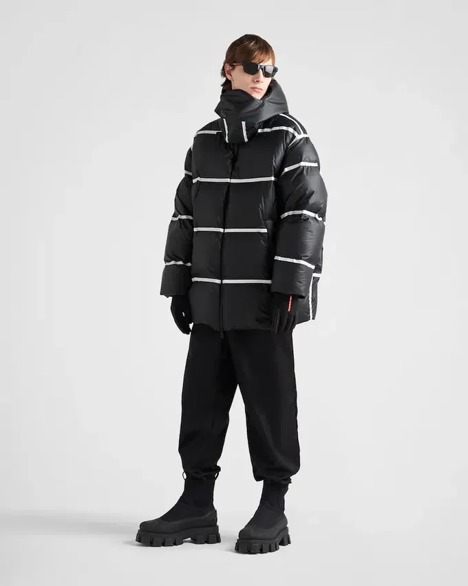 Chaqueta de plumón de tejido técnico ligero de peso medio Chaqueta de plumón de tejido técnico ligero de peso medio