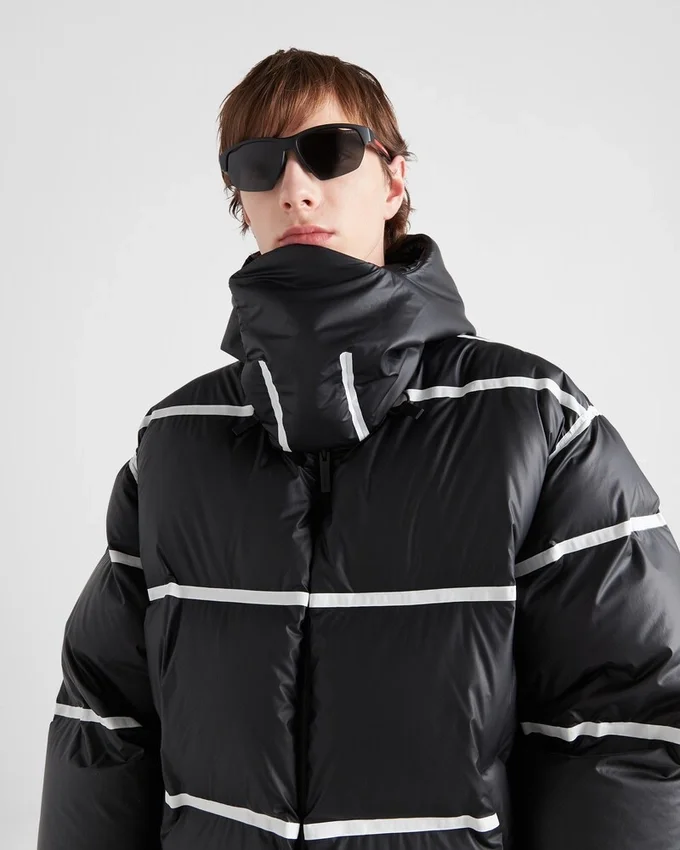 Chaqueta de plumón de tejido técnico ligero de peso medio Chaqueta de plumón de tejido técnico ligero de peso medio