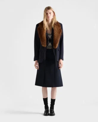 Chaqueta de un solo pecho con costura en forma de espiga