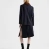 Chaqueta de un solo pecho con costura en forma de espiga