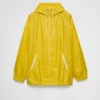 Chaqueta impermeable ligera de Re-Nylon