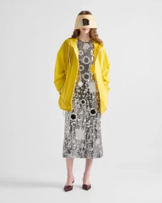 Chaqueta impermeable ligera de Re-Nylon