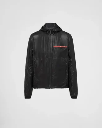 Chaqueta ligera con capucha de Re-Nylon