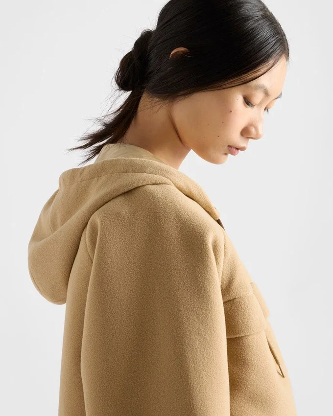 Chaqueta técnica con capucha de forro polar Chaqueta técnica con capucha de forro polar