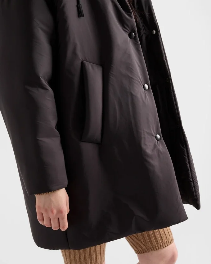 Chubasquero ligero de Re-Nylon Chubasquero ligero de Re-Nylon