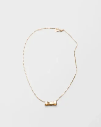 Collar con colgante de lazo de oro eterno – Oro amarillo Collar con colgante de lazo de oro eterno – Oro amarillo