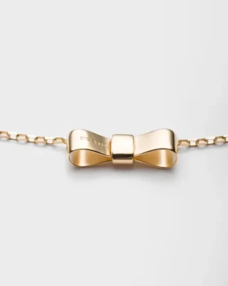 Collar con colgante de lazo de oro eterno – Oro amarillo Collar con colgante de lazo de oro eterno – Oro amarillo