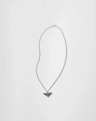 Collar con colgante de plata
