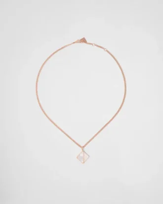 Collar con colgante Eternal Gold en oro rosa con diamantes y nácar Collar con colgante Eternal Gold en oro rosa con diamantes y nácar
