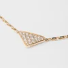 Collar con colgante Eternal Mini Triangle de Eternal Gold en oro amarillo y diamantes Collar con colgante Eternal Mini Triangle de Eternal Gold en oro amarillo y diamantes