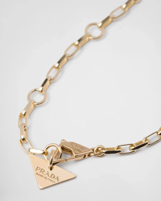 Collar con colgante mediano Eternal Gold en oro amarillo Collar con colgante mediano Eternal Gold en oro amarillo
