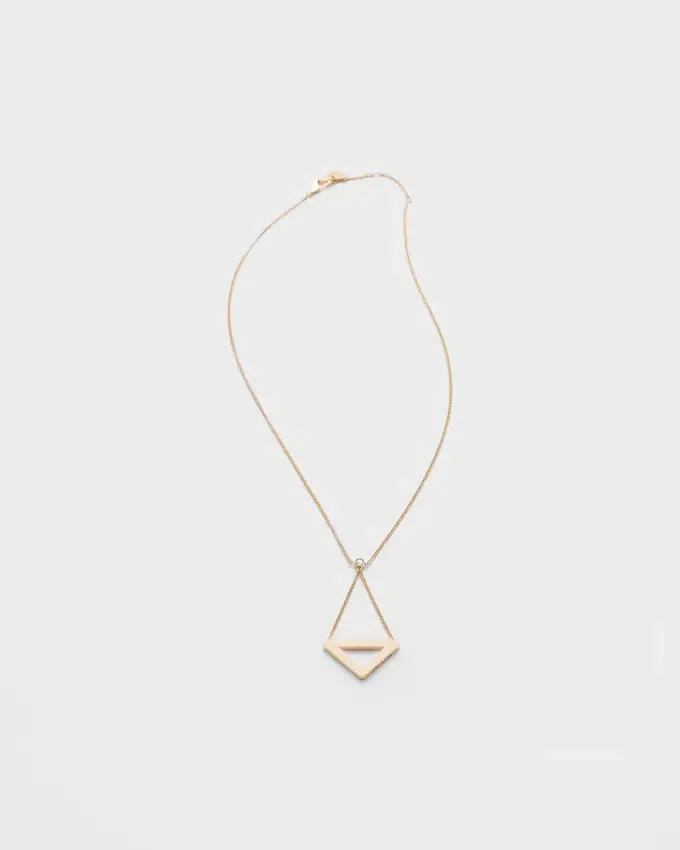 Collar con colgante recortado Eternal Gold en oro amarillo Collar con colgante recortado Eternal Gold en oro amarillo