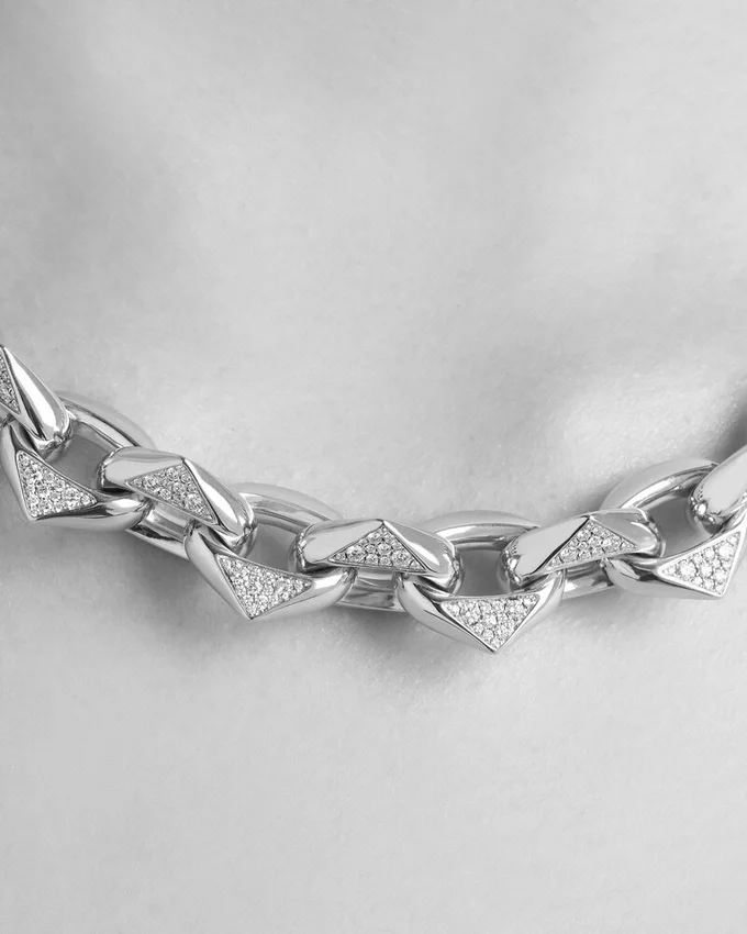 Collar de cadena Eternal Gold en oro blanco con diamantes pavé Collar de cadena Eternal Gold en oro blanco con diamantes pavé